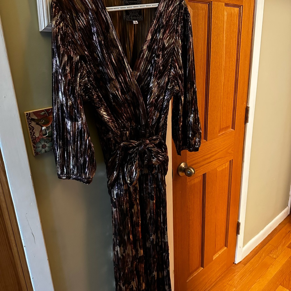 Gorgeous shiny Johnny was Dress. Size XL.